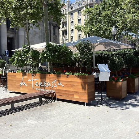 Apartamentos La Casa De Les Lletres Barcelona Luaran gambar