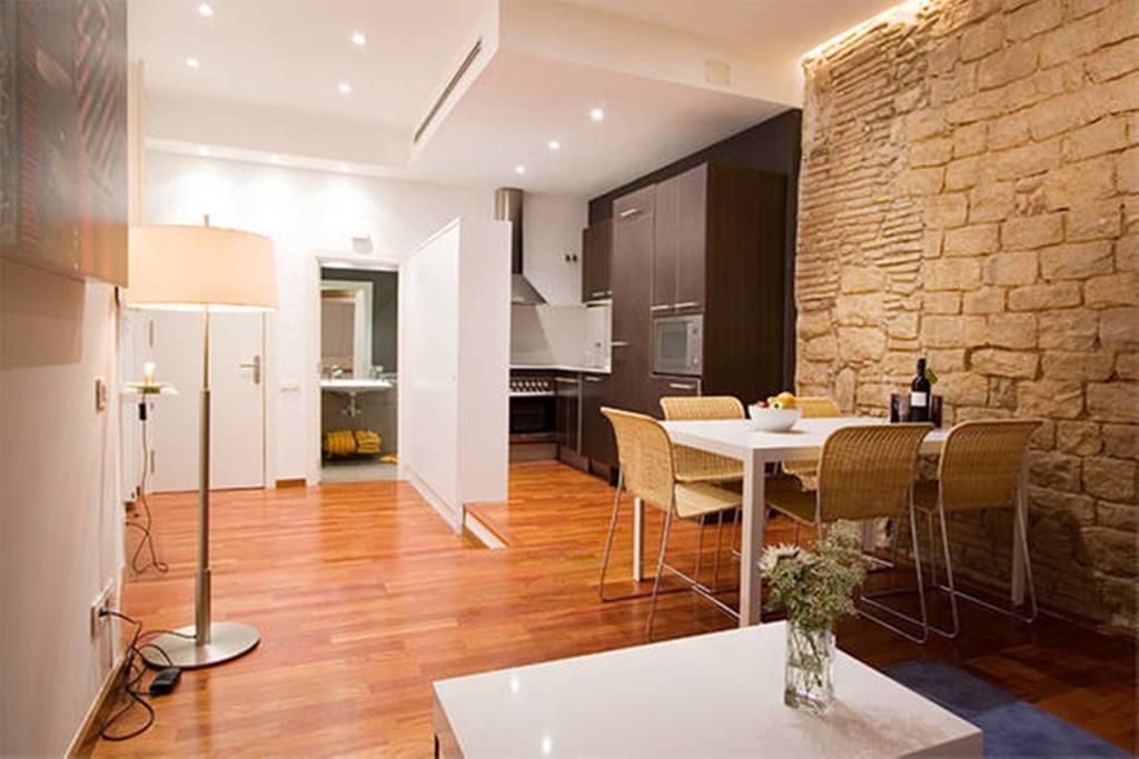 Apartamentos La Casa De Les Lletres Barcelona Bilik gambar