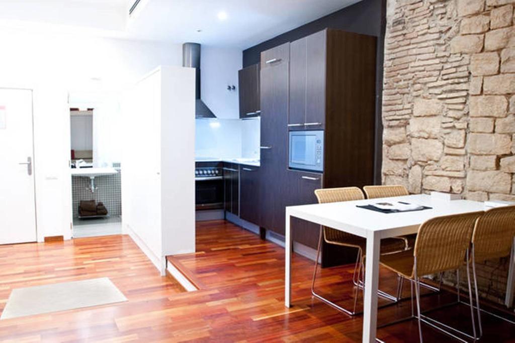 Apartamentos La Casa De Les Lletres Barcelona Bilik gambar