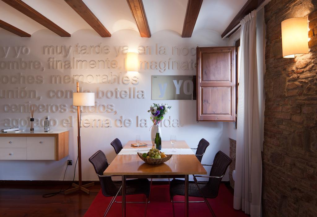 Apartamentos La Casa De Les Lletres Barcelona Bilik gambar