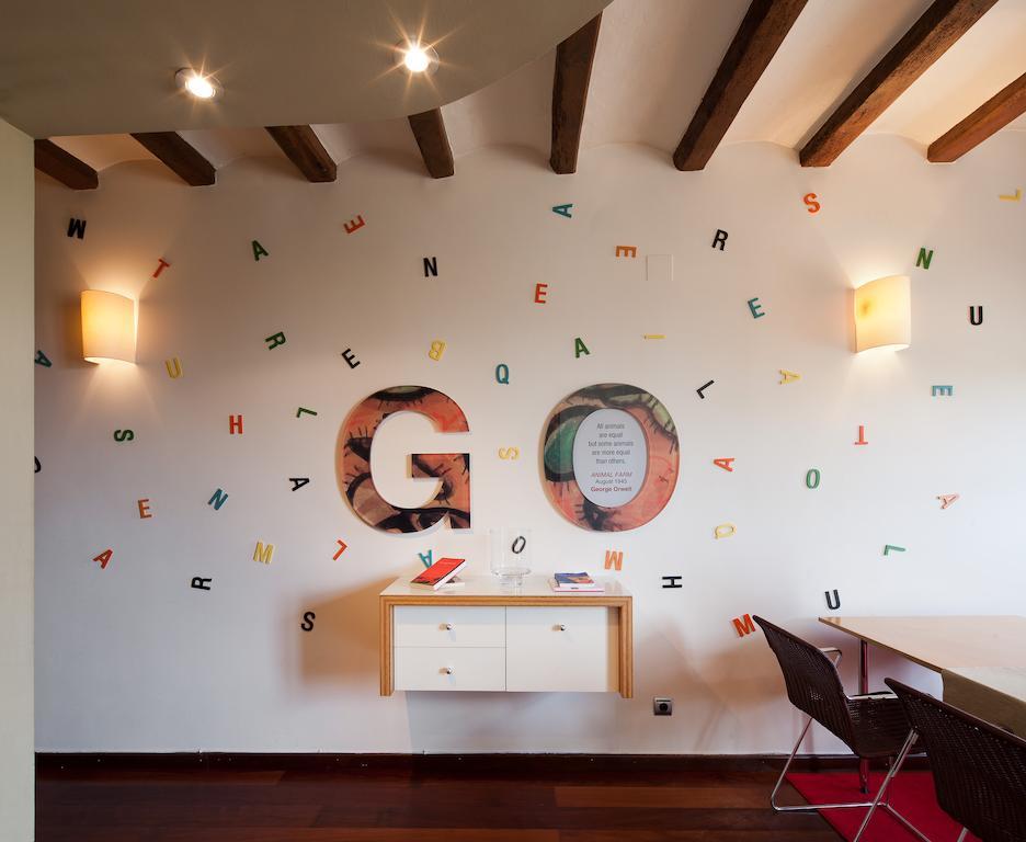 Apartamentos La Casa De Les Lletres Barcelona Luaran gambar