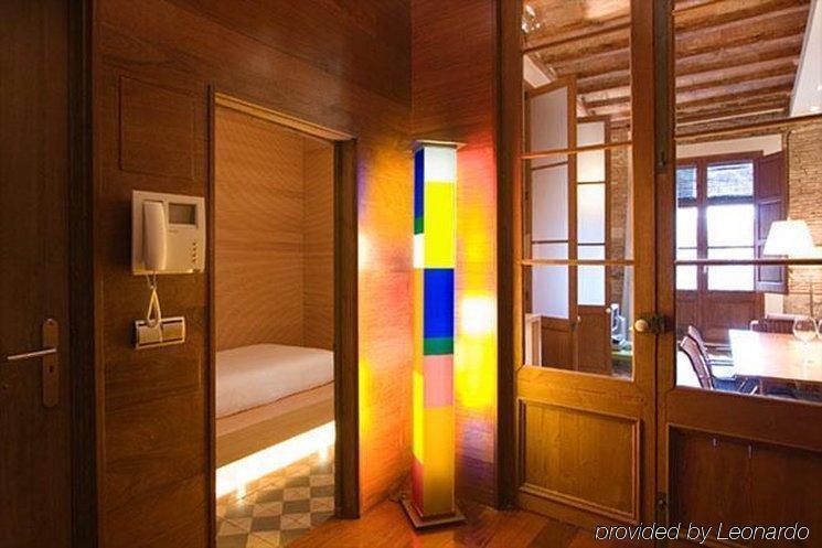 Apartamentos La Casa De Les Lletres Barcelona Bilik gambar